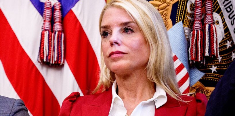 Les familles de Pennsylvanie luttent contre Trump Justice Department Department pour les dossiers médicaux privés de leurs enfants trans