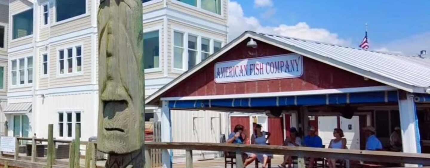 NC Waterfront Restaurant Mass Shoot Suspect a été obsédé par les théories du complot anti-LGBTQ +