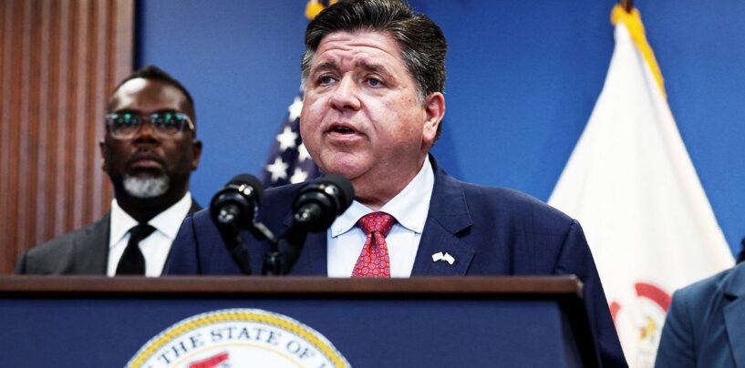 Alors que Trump prévoit d'envahir Chicago, le gouverneur de l'Illinois JB Pritzker nous implore de réfléchir à «Qu'est-ce qui vient ensuite?