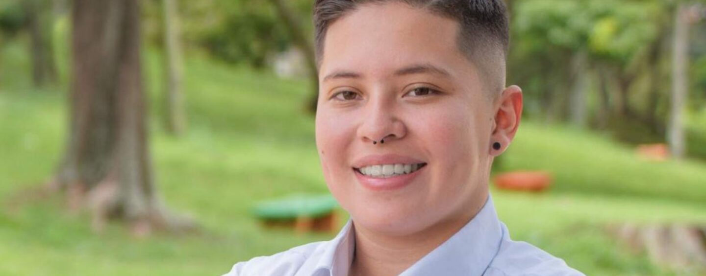 Rencontrez Gerhard Hernández, le premier fonctionnaire trans élu du Costa Rica – et un fan de Gen Z Coldplay