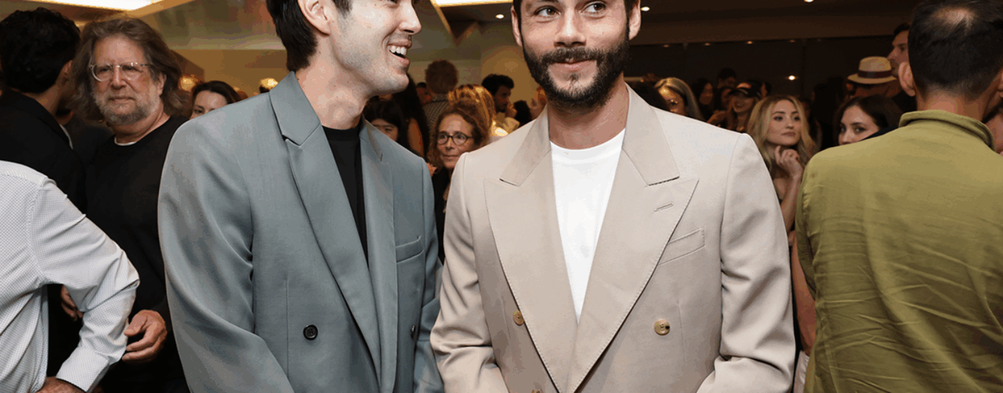La scène du mamelon gay de Dylan O'Brien dans «Twinless» a officiellement cassé Internet