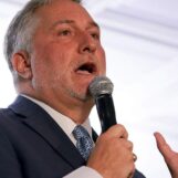 Gay Virginia Républicain en proie à un scandale porno nazi confirme que le colistier est «à 100% contre le mariage gay»