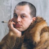 Rencontrez Chris Klemens – Le beau et très sans vergogne comédien