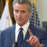 Le gouverneur de Californie Newsom oppose son veto à un projet de loi pro-trans ; va-t-il en signer d'autres ?