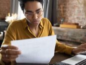 Les démocrates doivent exhorter les Américains à calculer leurs coûts de soins de santé 2026 maintenant