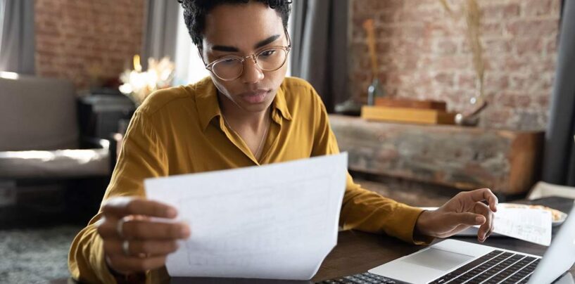 Les démocrates doivent exhorter les Américains à calculer leurs coûts de soins de santé 2026 maintenant