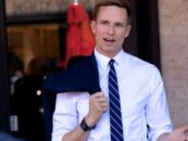 Le conseiller municipal de New York, Erik Bottcher, se présente au siège du représentant Jerry Nadler et lève près de 700 000 $ en une journée