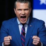 Pete Hegseth exige que tous les militaires regardent son discours fraternel en Virginie devant les généraux