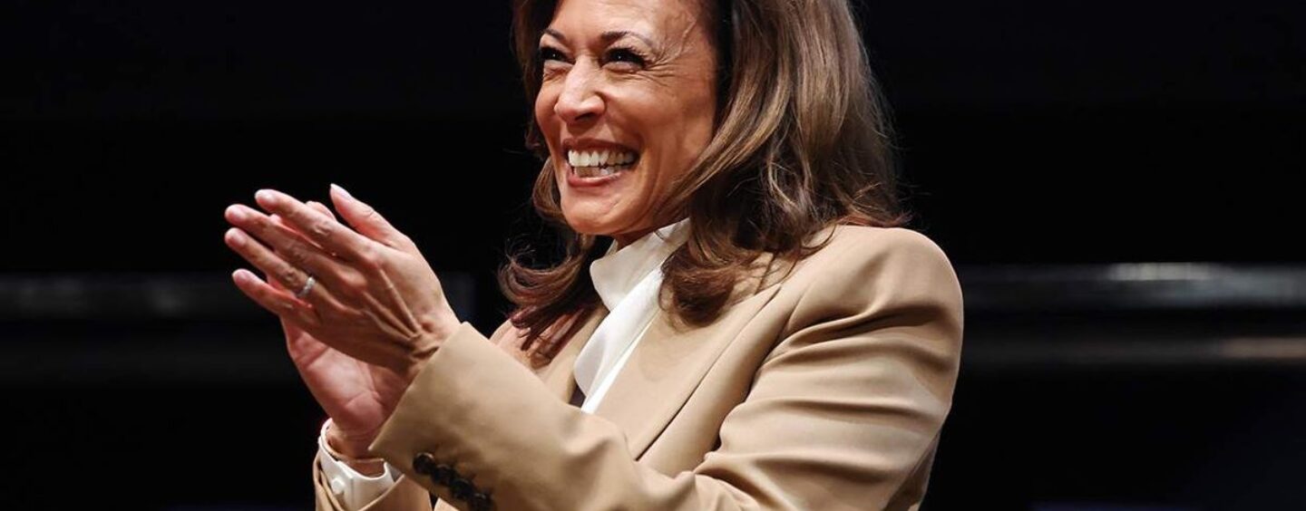 Kamala Harris reprend la scène à Washington lors d'une discussion provocatrice sur un livre avec Kara Swisher