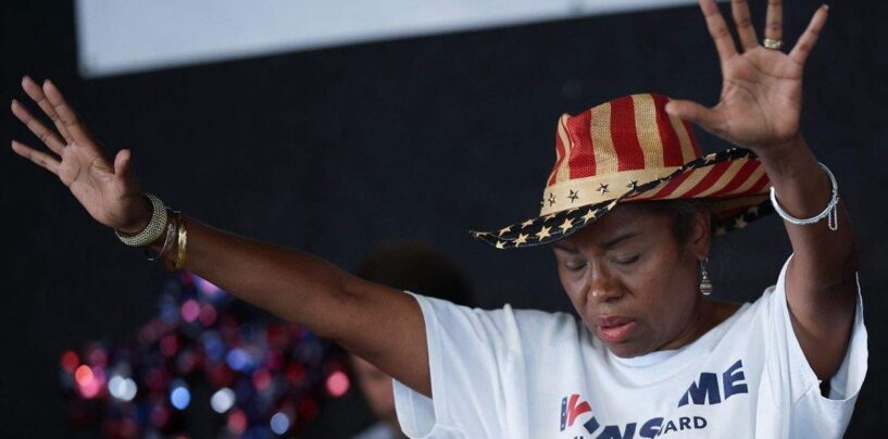 La nouvelle publicité d'Abigail Spanberger critique Winsome Earle-Sears pour avoir déclaré que licencier des homosexuels n'était « pas une discrimination »