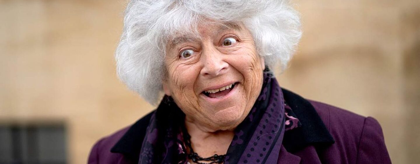 Miriam Margolyes de Harry Potter s'identifie comme étant « réveillée sans vergogne » comme une « gouine de gauche »
