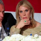 Cheryl Hines est-elle publiquement obligée de freiner son enthousiasme pour RFK Jr. ?