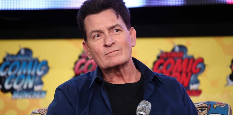 Charlie Sheen dit qu'il a eu des relations sexuelles homosexuelles comme « Richard Pryor et Marlon Brando »