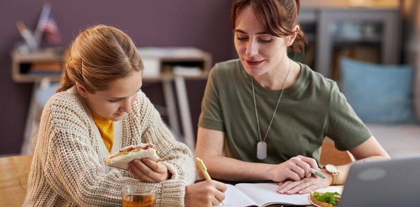 Un juge fédéral ordonne au Pentagone de rétablir les livres LGBTQ+ et les cours sur le genre et la diversité dans les écoles militaires
