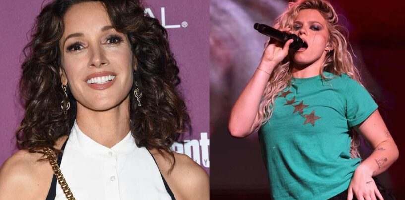 Jennifer Beals fait une apparition surprise au concert de Reneé Rapp et les saphiques paniquent