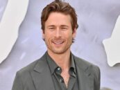 Glen Powell se déshabille dans un selfie d'anniversaire sexy et les fans se déchaînent