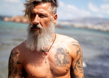 6 choses que les hommes homosexuels devraient savoir avant d'avoir des relations sexuelles avec un renard argenté, selon des experts du sexe