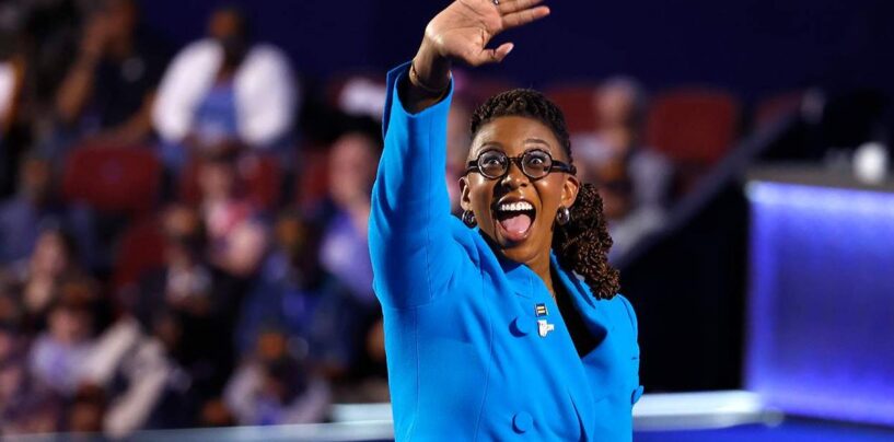 Dans le combat de Kelley Robinson contre Trump à travers des récits LGBTQ+ dans les États rouges et bleus (exclusif)