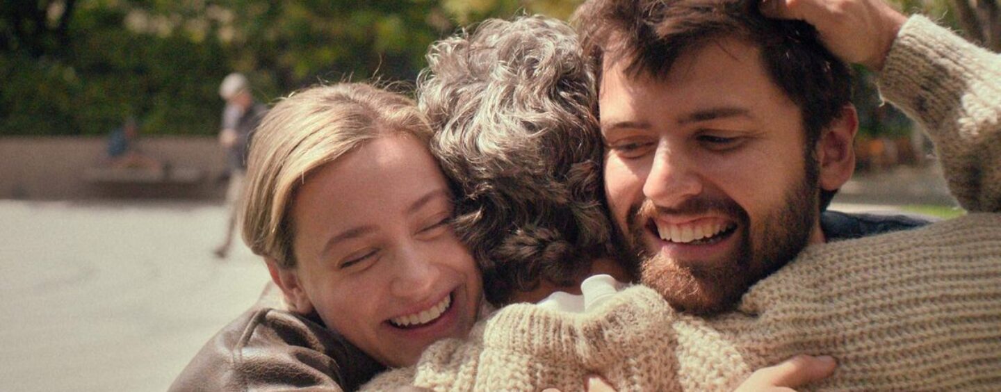 Lili Reinhart sur son rôle gay dans Hal & Harper et pourquoi elle aime laisser le public deviner