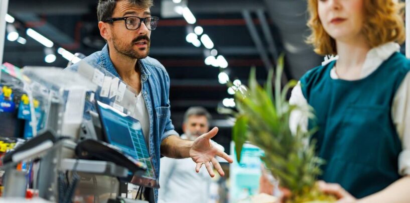 Le site Web de l'USDA attribue l'expiration des prestations SNAP aux personnes trans et aux immigrants en période de fermeture