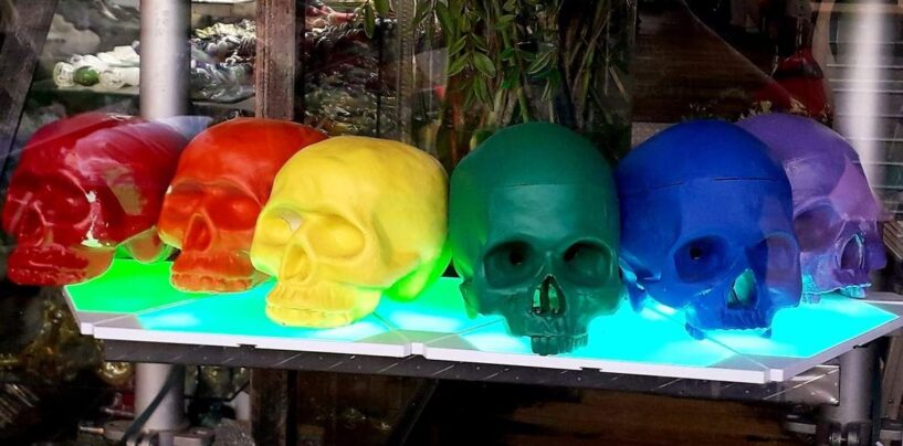 Les 14 meilleurs costumes du mème « Je déteste Halloween gay » en 2025 (jusqu'à présent)
