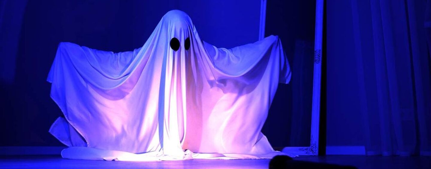 Qu’est-ce que « l’éclairage fantôme » ? Des experts en rencontres révèlent pourquoi les personnes LGBTQ+ le font davantage