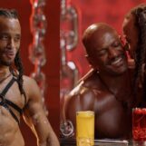 Rencontrez Scooben Von Duben – la strip-teaseuse sexy et gagnante du Willam's Dark Room Duel