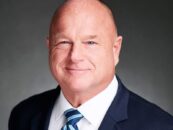 Un ancien conseiller de Trump affirme que les démocrates exagèrent la menace qui pèse sur l'égalité du mariage à des fins politiques