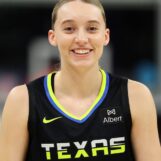 Paige Bueckers de la WNBA jouera dans le prochain film entre amis et rivales du basket-ball féminin
