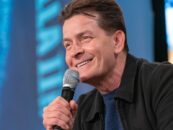 Charlie Sheen donne des précisions sur ses expériences sexuelles avec des hommes – et ce qu'il n'a pas fait