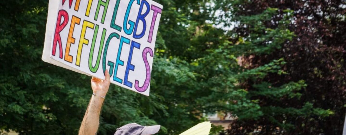 Limiter les admissions de réfugiés pourrait avoir un impact disproportionné sur les réfugiés LGBTQ+ : rapport