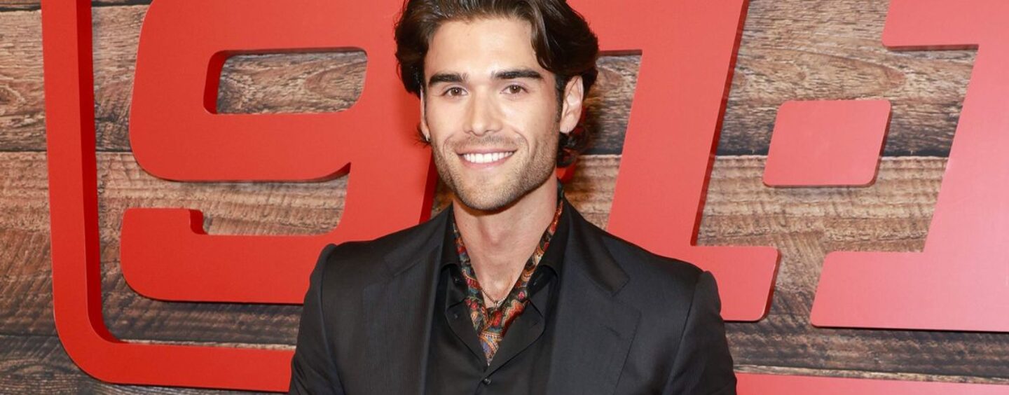 Hunter McVey se déshabille et porte un short blanc moulant lors d'une nouvelle séance photo sexy et les gays bave