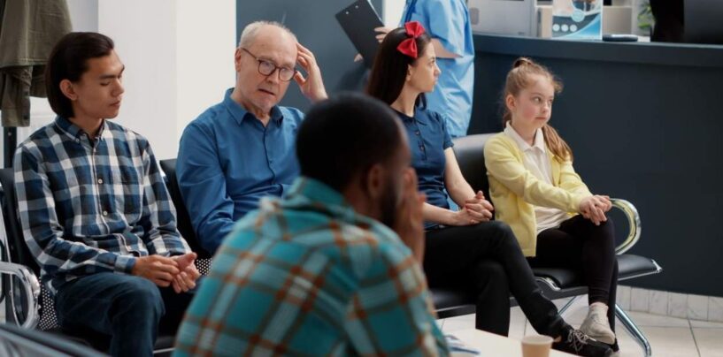 Trump cherche à mettre fin aux soins d'affirmation de genre pour les jeunes transgenres américains (rapport)