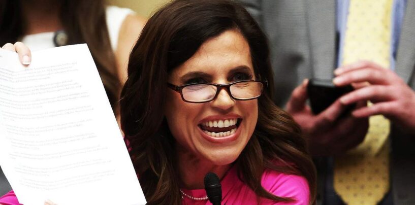 Nancy Mace, qui a souvent vanté son vote pour l'égalité du mariage, déclare désormais : « Adam et Eve, pas Adam et Steve »