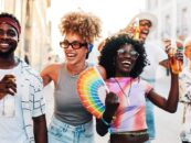 Danser sans boire, comment la sobriété queer est devenue une révolution de la joie