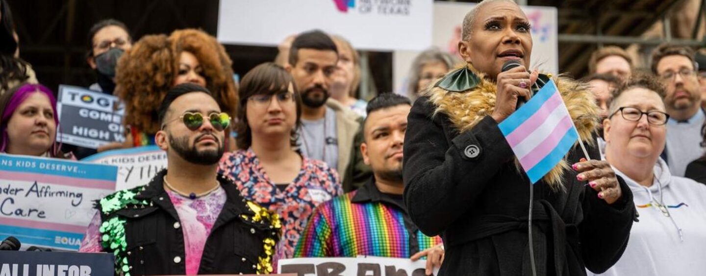 La représentante lesbienne de l'État du Texas, candidate au Congrès, déclare qu'elle « se présente pour le peuple, pas pour les puissants »