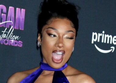 Le moment lesbien de Megan Thee Stallion à Halloween fait transpirer les saphiques