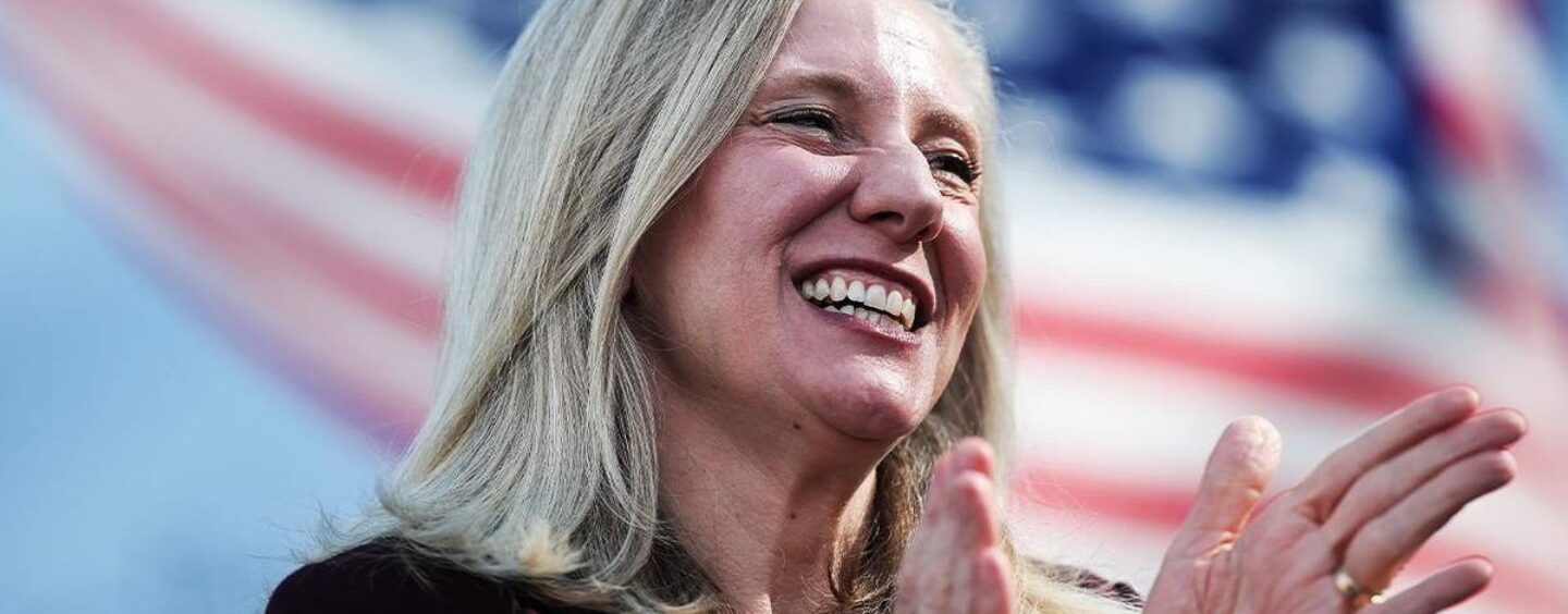 Abigail Spanberger, alliée LGBTQ+, bat le républicain anti-trans pour remporter la course au poste de gouverneur de Virginie