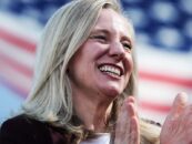 Abigail Spanberger, alliée LGBTQ+, bat le républicain anti-trans pour remporter la course au poste de gouverneur de Virginie