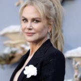 Nicole Kidman « arrêtée » par Sabrina Carpenter fait monter les saphiques en spirale