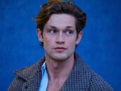 Damian Hardung se déshabille et se laisse tremper dans un clip viral sexy