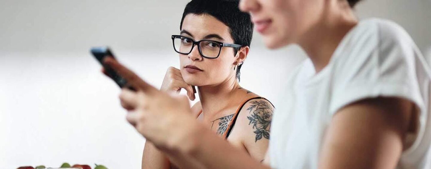 Qu'est-ce que la « pêche aux chatons » et pourquoi les rencontres LGBTQ+ sont-elles coupables de le faire ? Les experts en relations expliquent