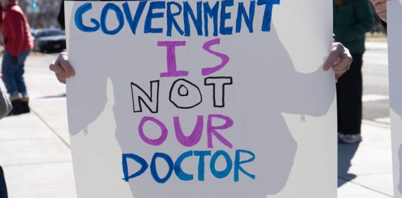 Un projet de loi du Wisconsin autoriserait les poursuites contre les médecins qui prodiguent des soins d'affirmation de genre