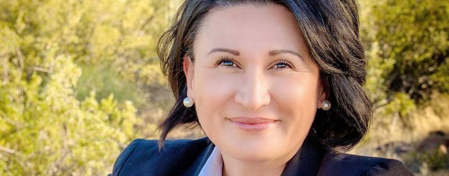 Un ancien instructeur de forage queer du Corps des Marines canalise le leadership et les «Boots» de Netflix lors de la course au Congrès de l'Arizona