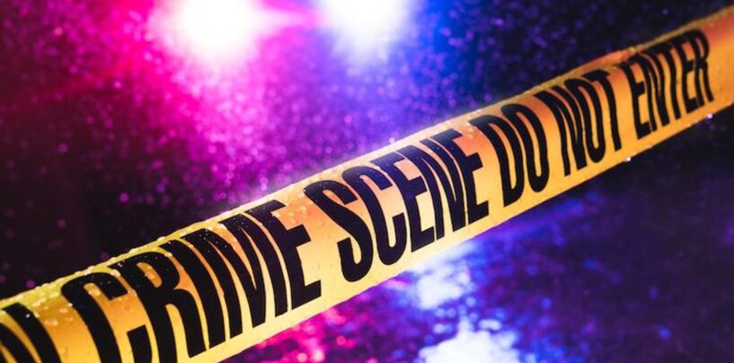 4 morts après qu'une voiture ait roulé à toute vitesse sur un trottoir et percuté un club gay en Floride