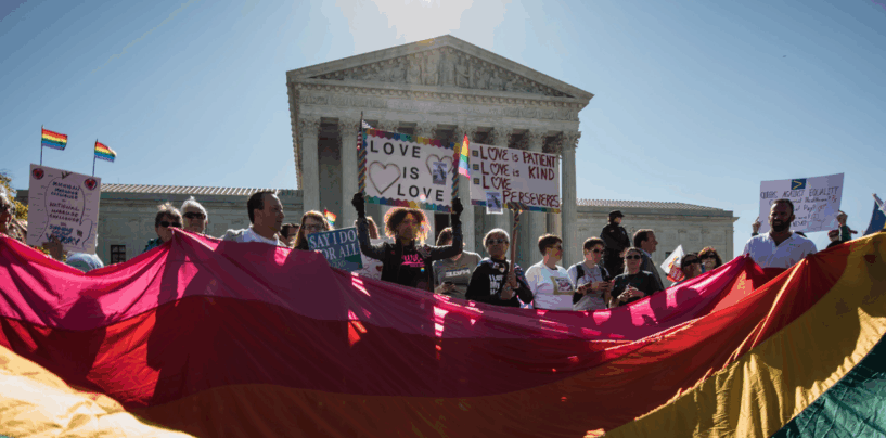 La Cour suprême refuse de revenir sur la décision sur le mariage homosexuel