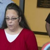 La Cour suprême des États-Unis refuse d'entendre l'affaire Kim Davis pour l'égalité du mariage
