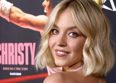 Sydney Sweeney moqué par John Stewart, Ruby Rose et plus après l'échec de « Christy » au box-office
