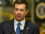 Pete Buttigieg dénonce le discours de Trump contre les contrôleurs aériens et l'administration Biden