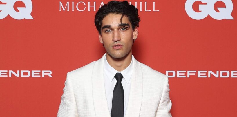 Josh Heuston fléchit son pack de six sexy dans de nouvelles photos torrides torse nu